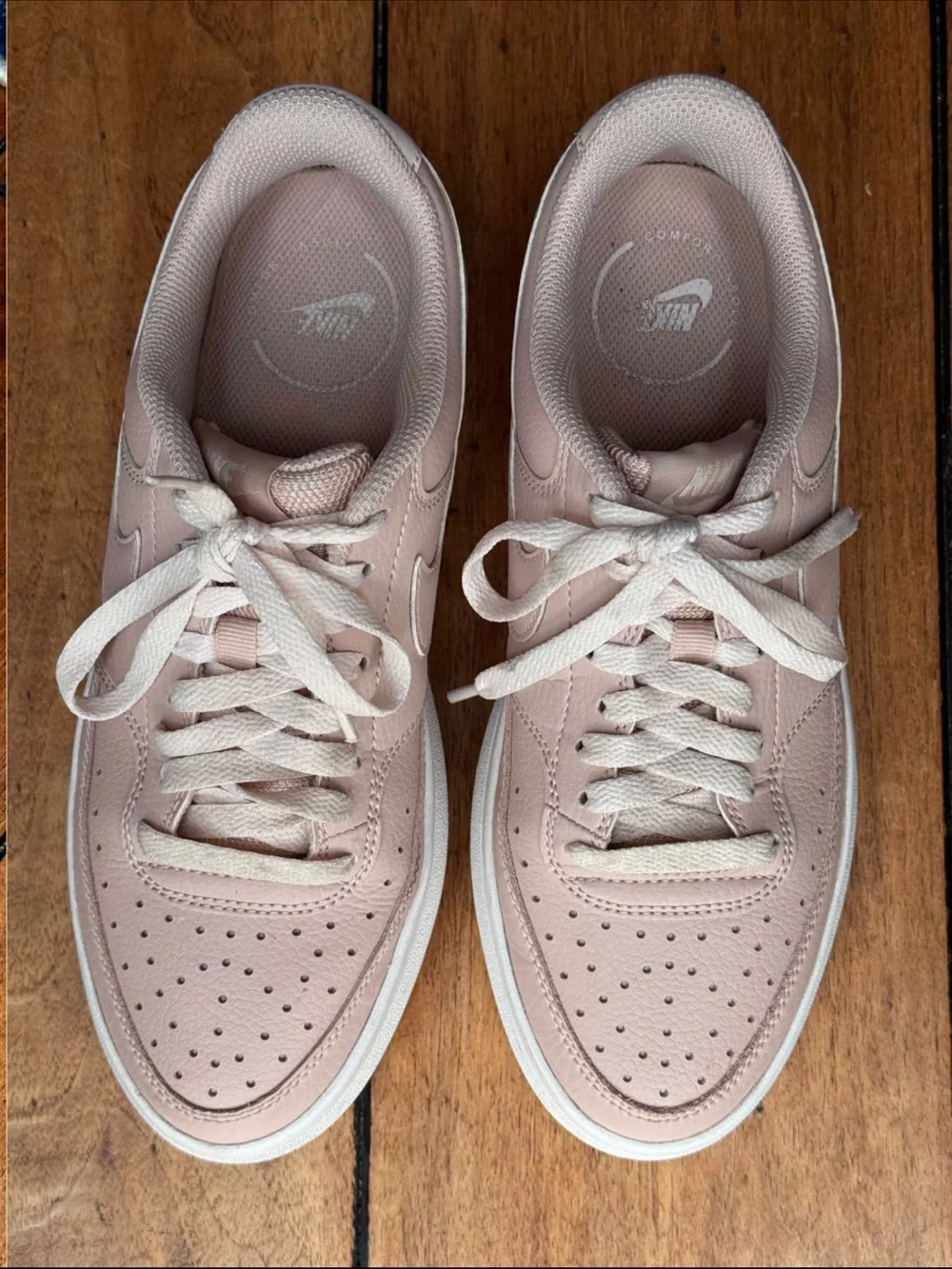 Nike DM0113- Court Vision Alta Gr. 42_ Embroidered Pink Oxford Size 8